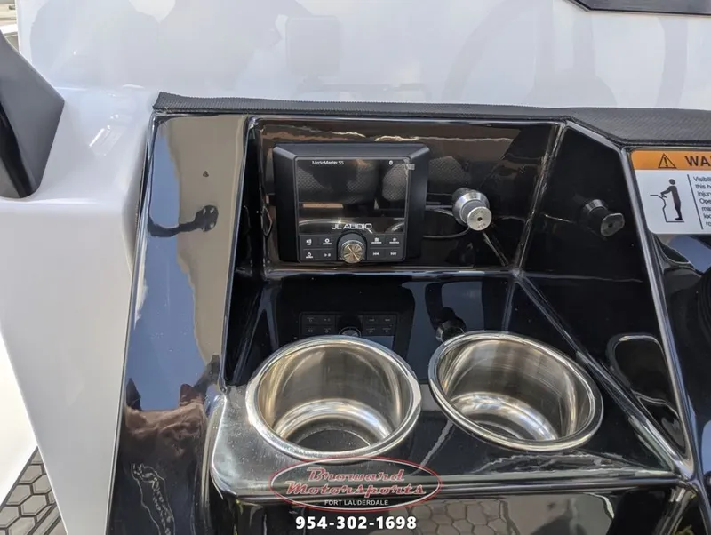 Slide: The Image of Scarab 255 Open LX 2026 - 20