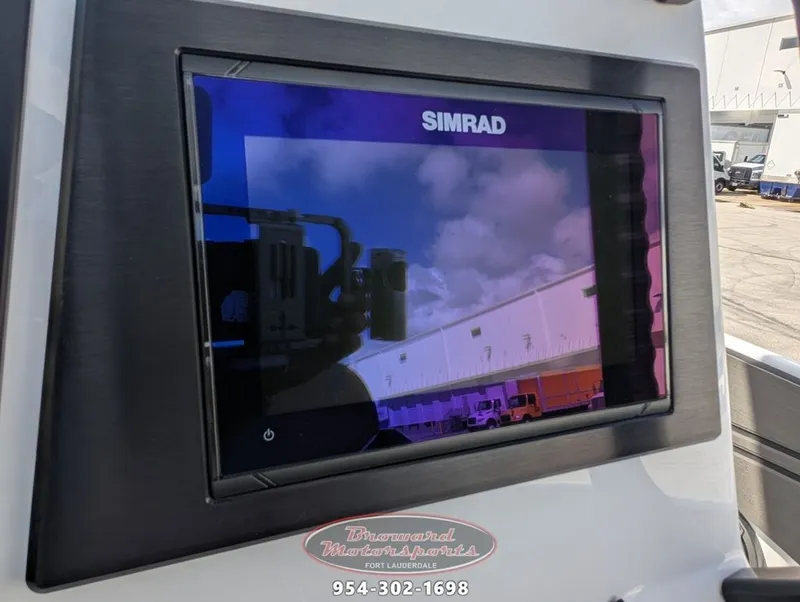 Slide: The Image of Scarab 255 Open LX 2026 - 22