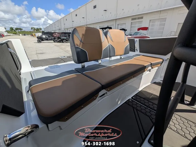 Slide: The Image of Scarab 255 Open LX 2026 - 25