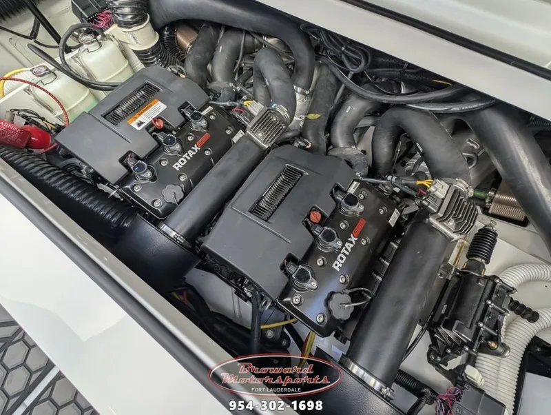 Slide: The Image of Scarab 255 Open LX 2026 - 43