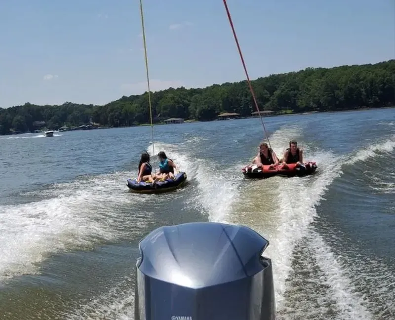 Slide: The Image of Robalo R247 Dual Console 2016 - 10