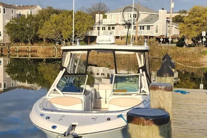 Slide: The Image of Robalo R247 Dual Console 2016 - 2