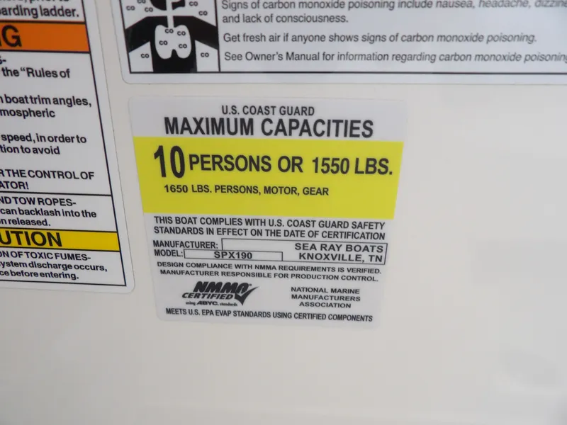 Slide: The Image of Sea Ray SPX19 2021 - 19