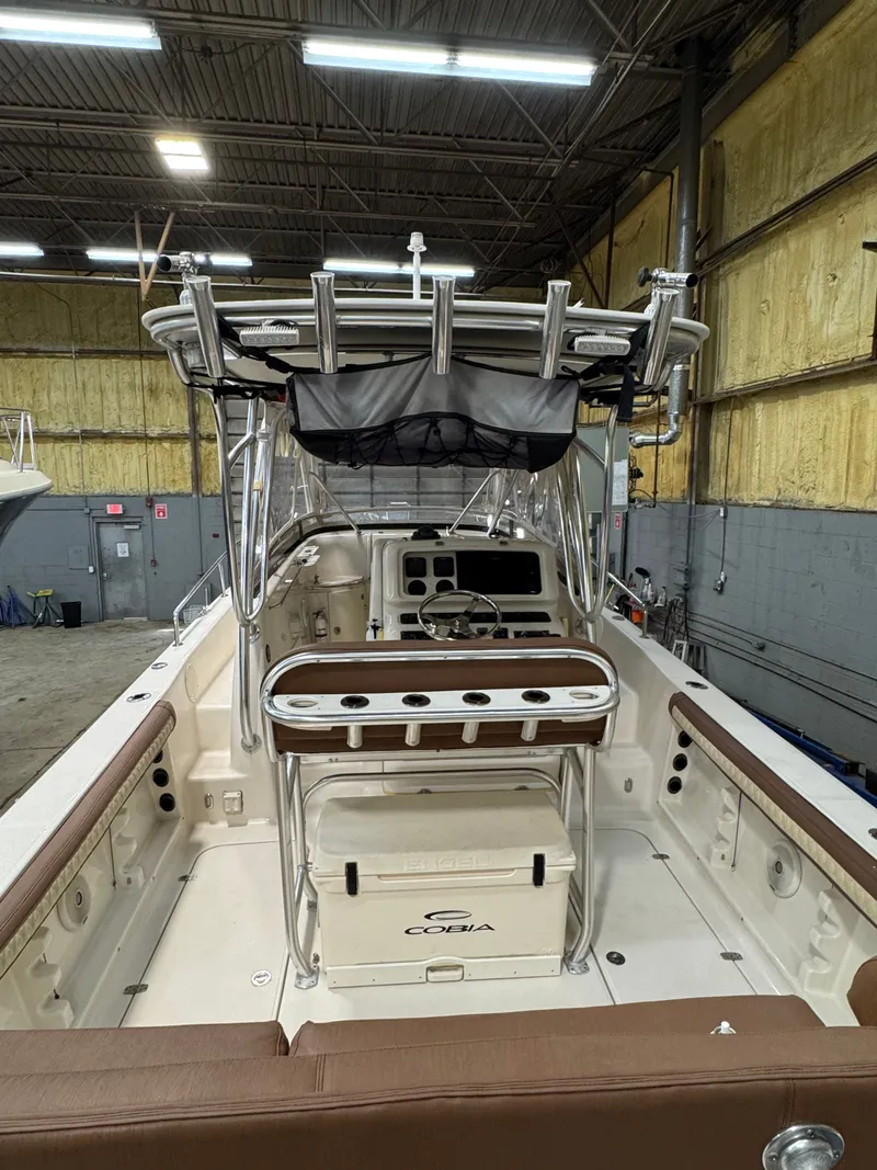 Slide: The Image of Cobia 312 Sport Cabin 2007 - 20