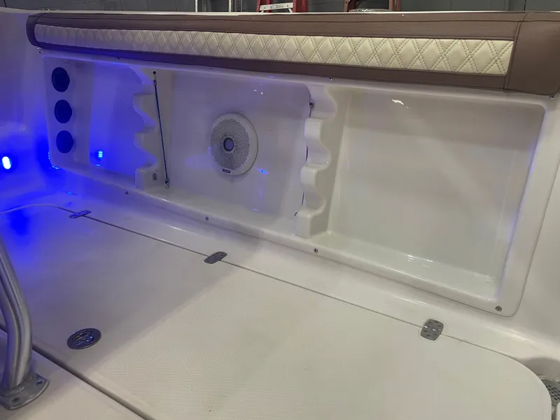 Slide: The Image of Cobia 312 Sport Cabin 2007 - 21