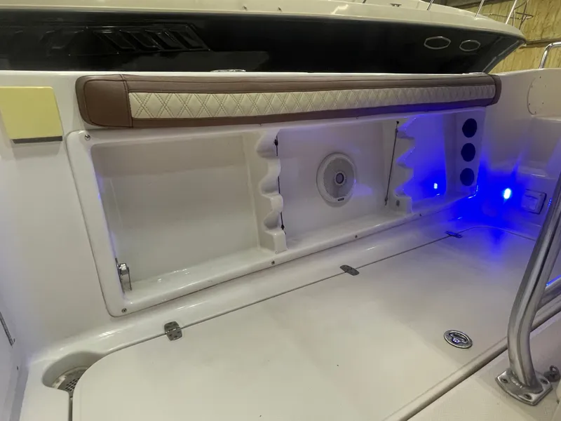 Slide: The Image of Cobia 312 Sport Cabin 2007 - 22