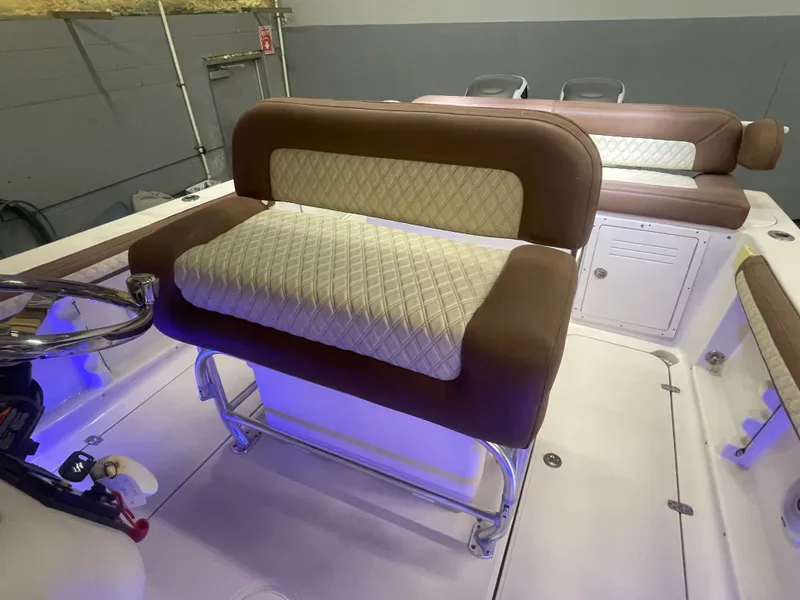 Slide: The Image of Cobia 312 Sport Cabin 2007 - 26