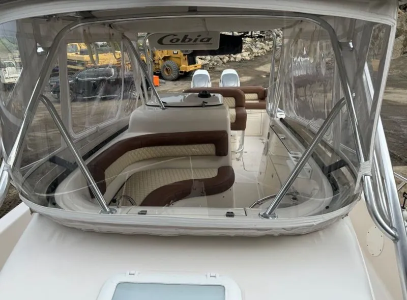Slide: The Image of Cobia 312 Sport Cabin 2007 - 30