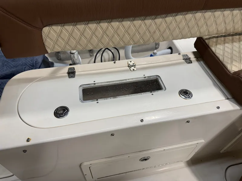 Slide: The Image of Cobia 312 Sport Cabin 2007 - 33