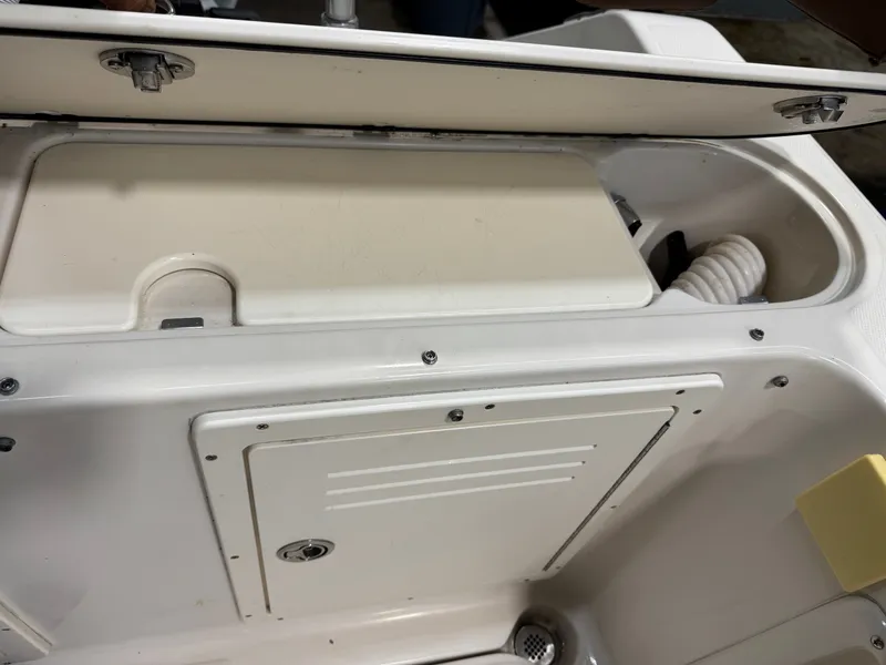 Slide: The Image of Cobia 312 Sport Cabin 2007 - 35