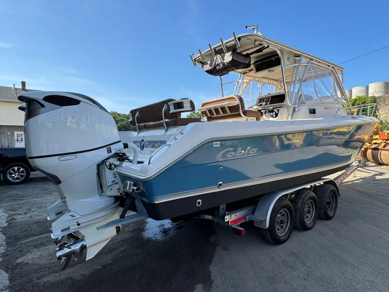 Slide: The Image of Cobia 312 Sport Cabin 2007 - 5
