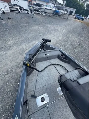 Slide: The Image of Tracker Pro Team 175 2019 - 10