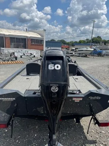 Slide: The Image of Tracker Pro Team 175 2019 - 12