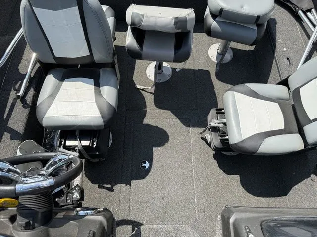 Slide: The Image of Lowe Fishing Machine FM 1710 Pro SC 2015 - 21