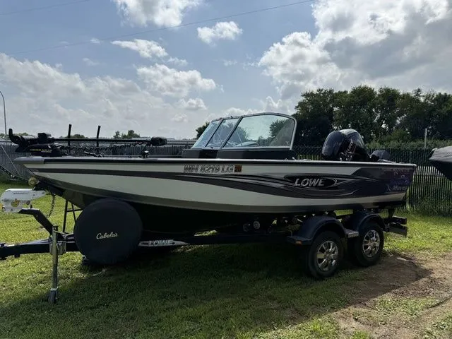 Slide: The Image of Lowe Fishing Machine FM 1710 Pro SC 2015 - 4