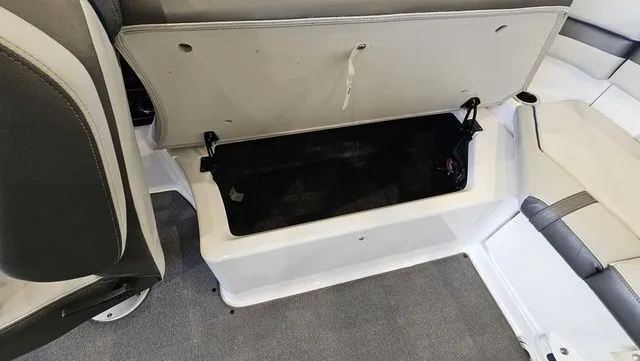 Slide: The Image of Yamaha SX240 2020 - 24