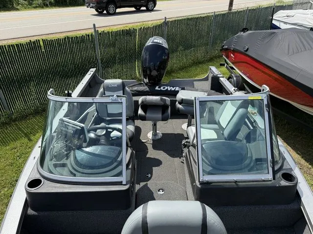 Slide: The Image of Lowe Fishing Machine FM 1710 Pro SC 2015 - 19