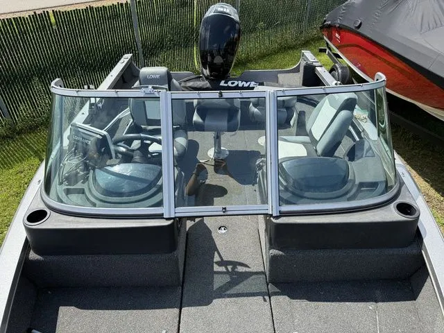 Slide: The Image of Lowe Fishing Machine FM 1710 Pro SC 2015 - 20