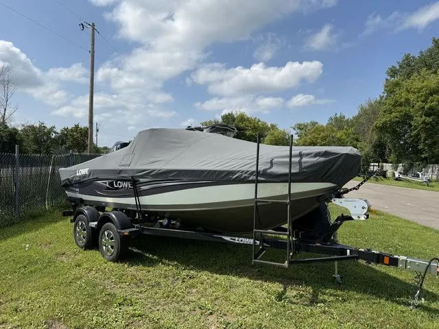 Slide: The Image of Lowe Fishing Machine FM 1710 Pro SC 2015 - 23