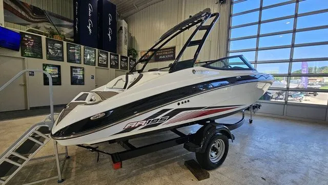 Slide: The Image of Yamaha AR 195 2017 - 3