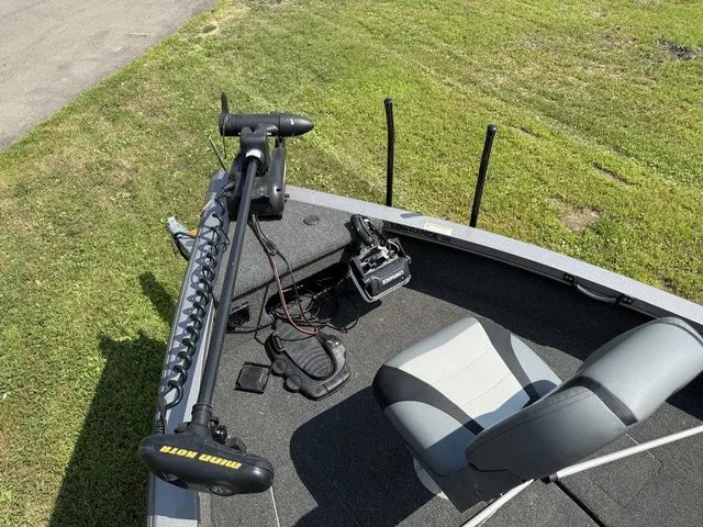 Slide: The Image of Lowe Fishing Machine FM 1710 Pro SC 2015 - 18