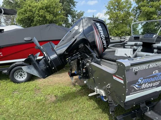 Slide: The Image of Lowe Fishing Machine FM 1710 Pro SC 2015 - 5