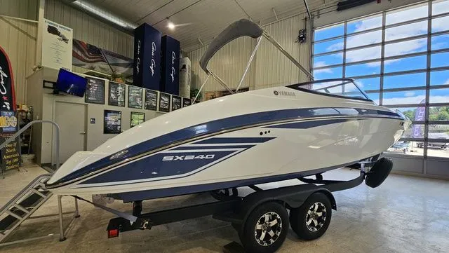 Slide: The Image of Yamaha SX240 2020 - 2