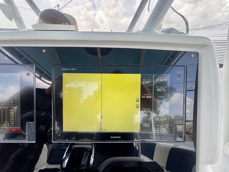 Slide: The Image of Garmin GPS display on 2007 Midnight Express 39 Cuddy boat dashboard. - 20