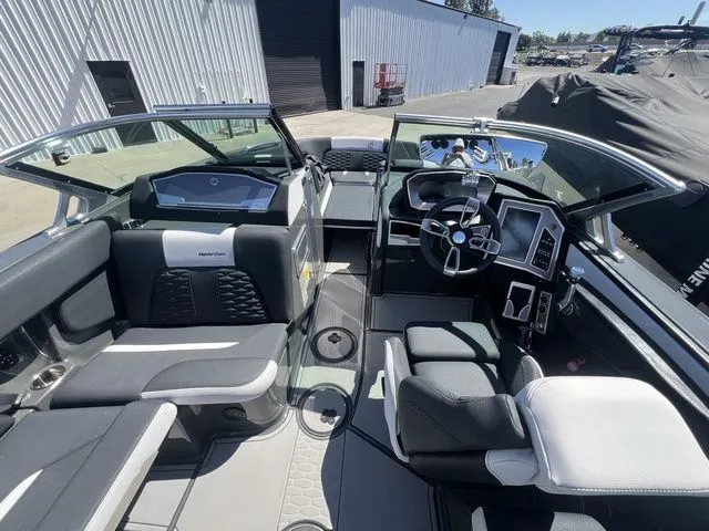 Slide: The Image of MasterCraft X24 2021 - 12