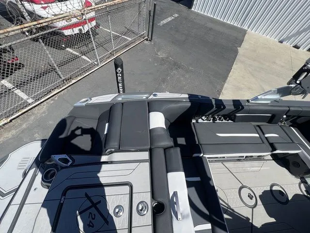 Slide: The Image of MasterCraft X24 2021 - 14