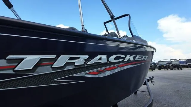 Slide: The Image of Tracker Pro Guide V-175 Combo 2024 - 10