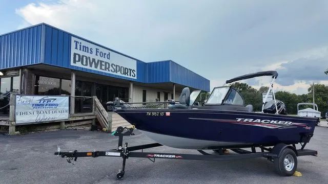 Slide: The Image of Tracker Pro Guide V-175 Combo 2024 - 3