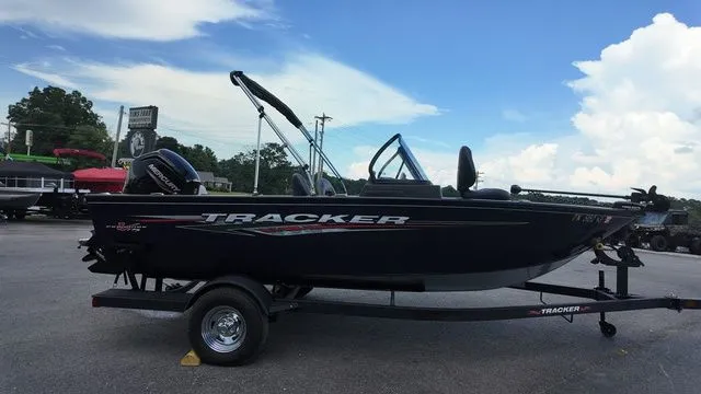 Slide: The Image of Tracker Pro Guide V-175 Combo 2024 - 4