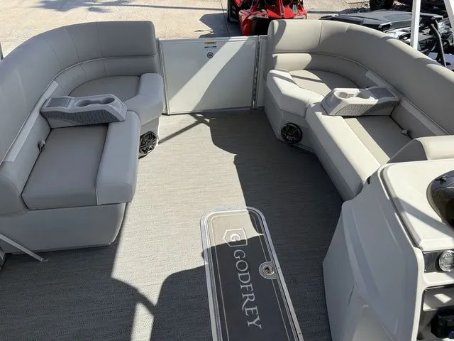 Slide: The Image of Godfrey EX2286SFLX 2026 - 4