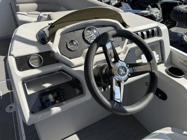 Slide: The Image of Godfrey EX2286SFLX 2026 - 7