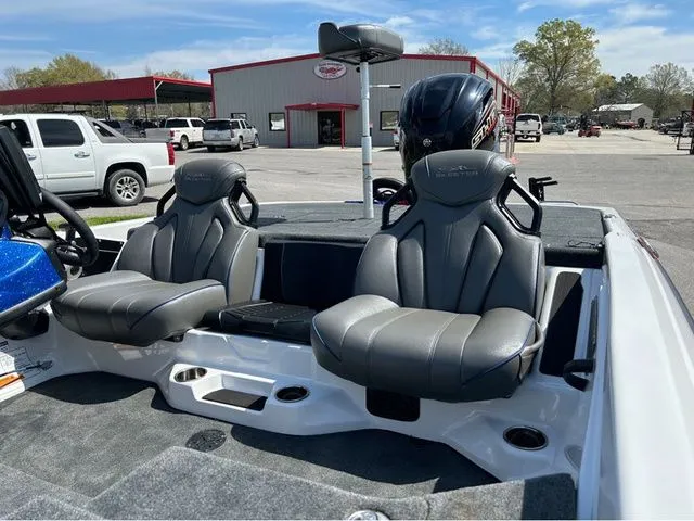 Slide: The Image of Skeeter ZXR21 2024 - 4