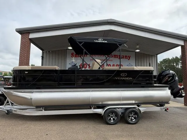 The Image of Veranda VR22RC Tri-Toon 2026 - 1