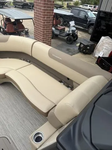 Slide: The Image of Veranda VR22RC XL 2026 - 11