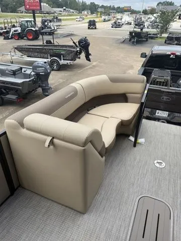 Slide: The Image of Veranda VR22RC XL 2026 - 12