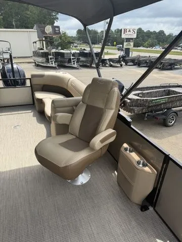 Slide: The Image of Veranda VR22RC XL 2026 - 23