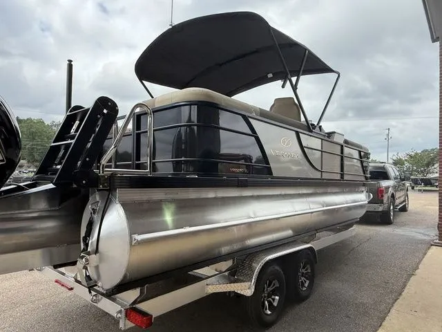 Slide: The Image of Veranda VR22RC XL 2026 - 4