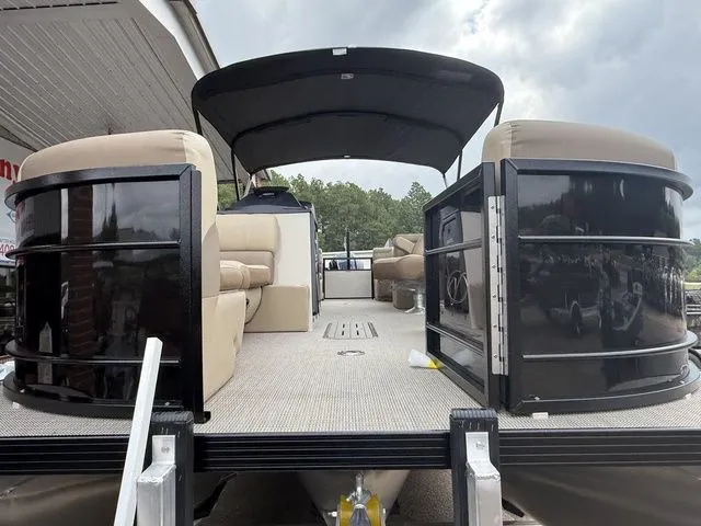 Slide: The Image of Veranda VR22RC XL 2026 - 5