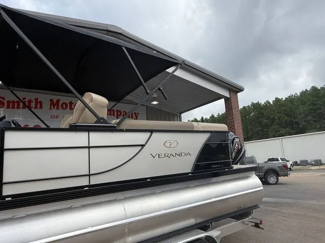 Slide: The Image of Veranda VR22RC XL 2026 - 9