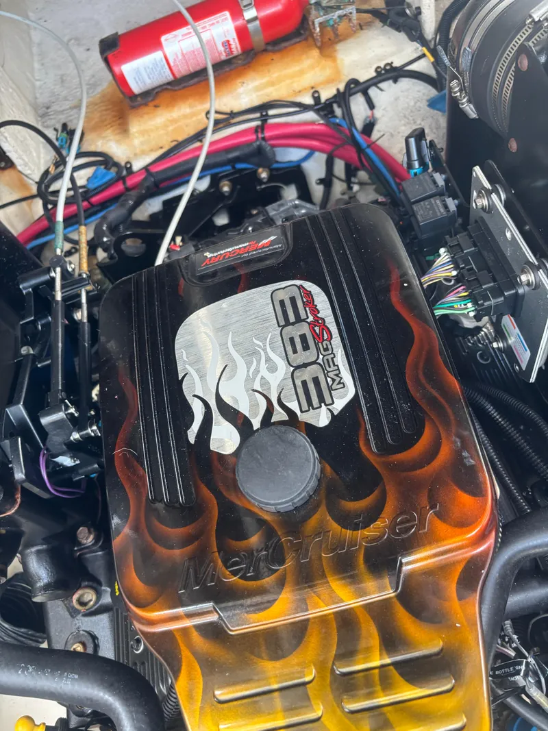 Slide: The Image of MerCruiser 383 Mag Stroker engine in 2006 Sea Ray 260 Sundancer boat. - 32