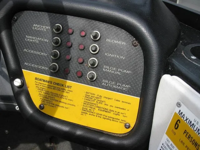 Slide: The Image of Correct Craft Ski Nautique 1993 - 13