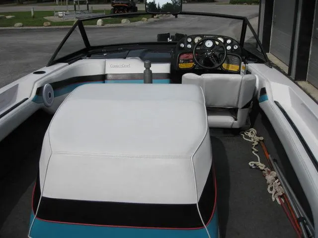 Slide: The Image of Correct Craft Ski Nautique 1993 - 8