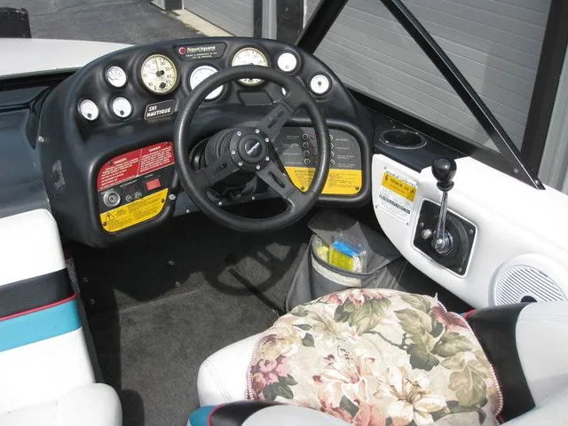 Slide: The Image of Correct Craft Ski Nautique 1993 - 9