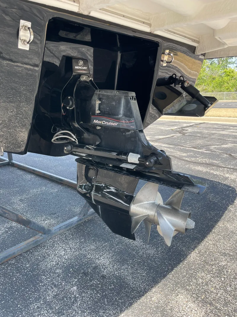 Slide: The Image of 2018 Chaparral 267 SSX boat with MerCruiser outdrive on display. - 25