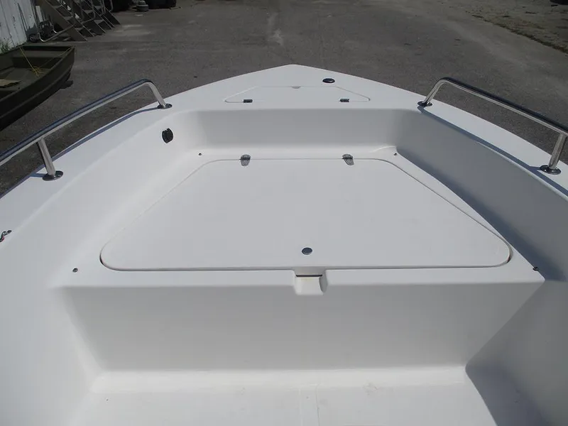 Slide: The Image of 2004 Sea Pro 180 Center Console boat deck with storage compartment. - 13