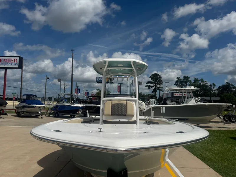 Slide: The Image of Tidewater 2500 Carolina Bay 2021 - 11